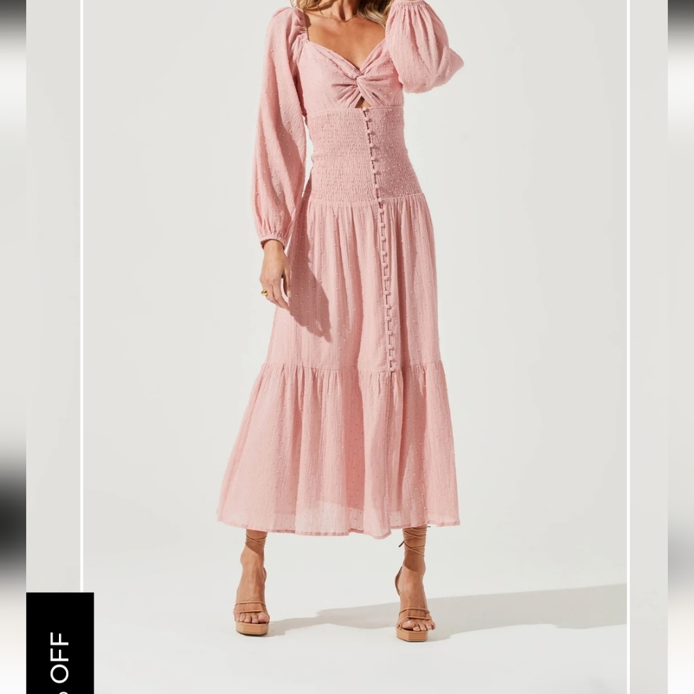 Astr LONG SLEEVE TWIST BUST DRESS